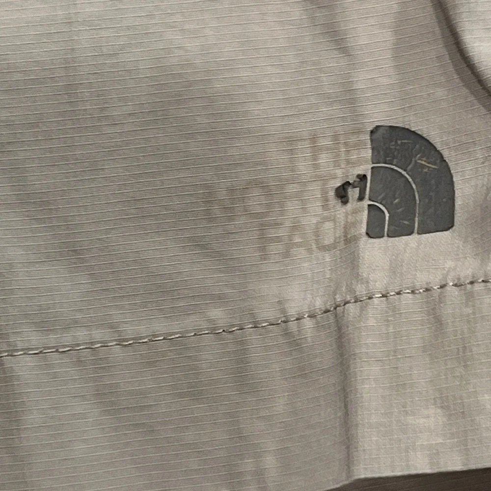 The North Face Mens Cargo Shorts Hiking Nylon  Size 38 Beige Drawstring